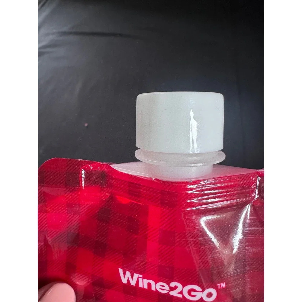 Wine2Go Foldable Wine Flask‎ Red Buffalo Plaid BPA Free 750ml Pouch